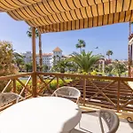 Mango La Caleta Hideaway אדחה