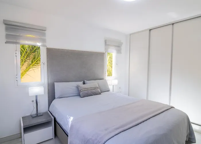 Mango La Caleta Hideaway *